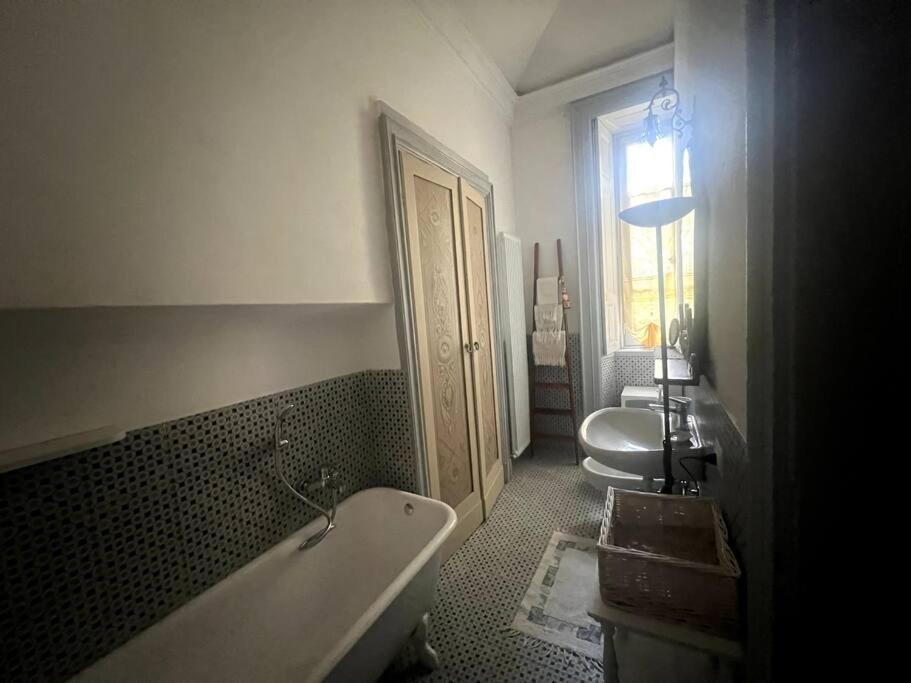 Stazione Canzo Esterno foto
